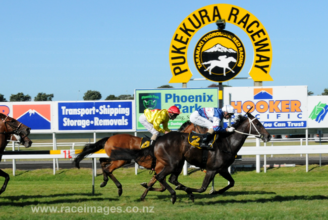 Lucky Country resumes